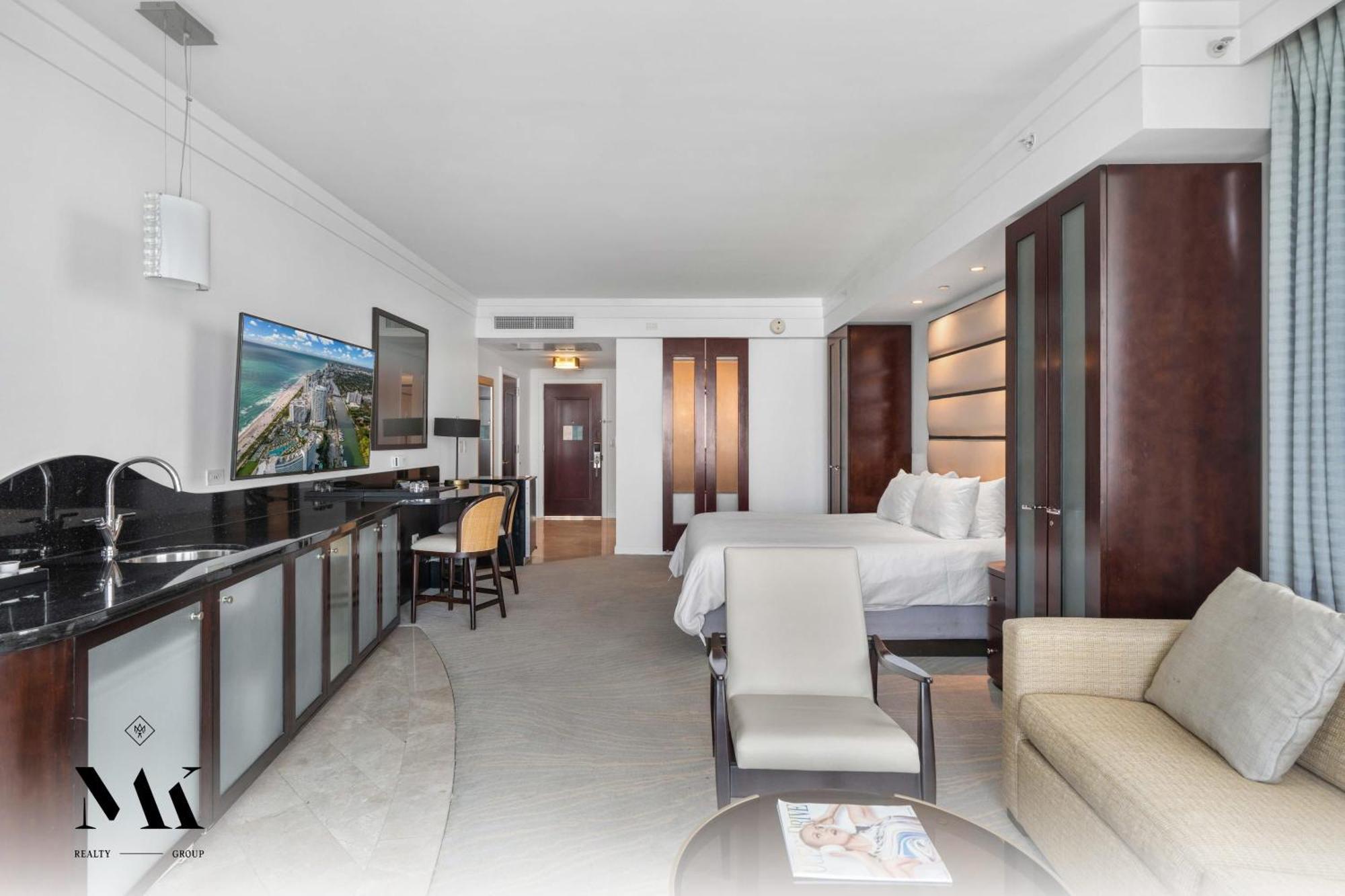 Holiday home Fontainebleau Balcony W Pool & Ocean View Miami Beach