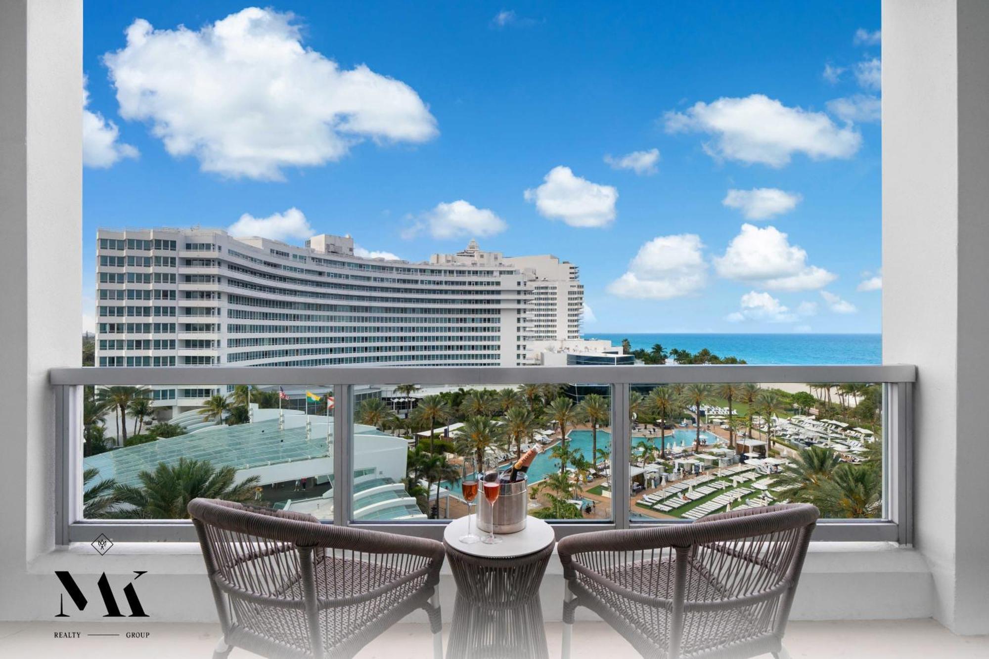 Holiday home Fontainebleau Balcony W Pool & Ocean View *