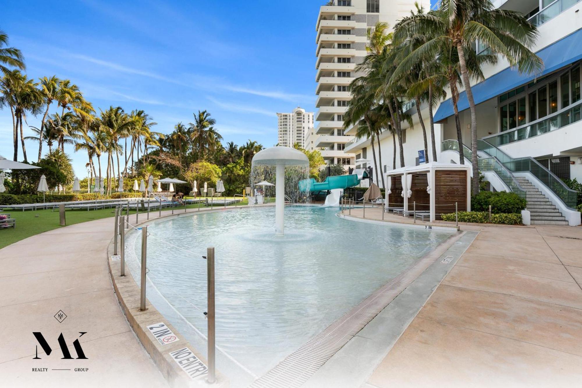 Fontainebleau Balcony W Pool & Ocean View Holiday home *