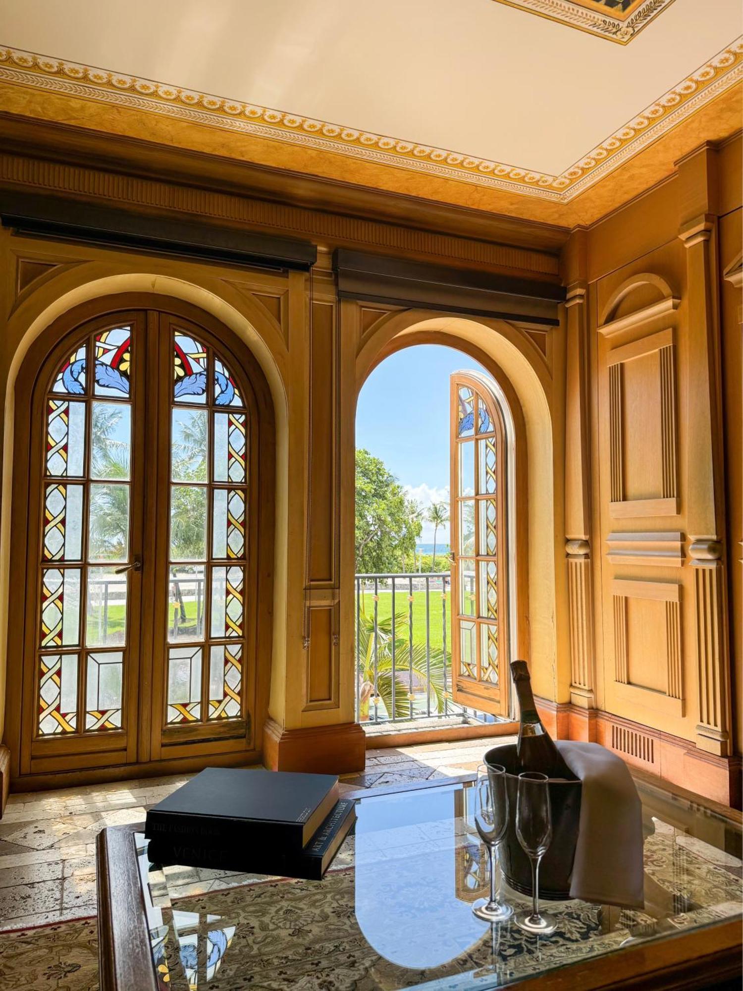 The Casa Casuarina 4*