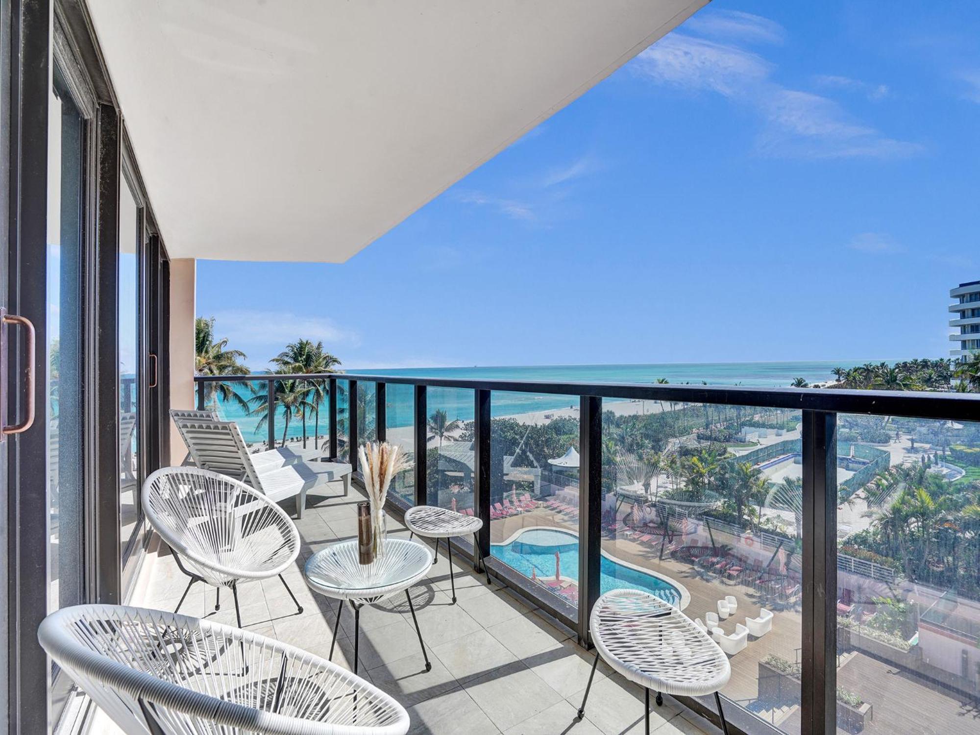 Luxury Oceanfront Magnificent Views 701 Apartment *