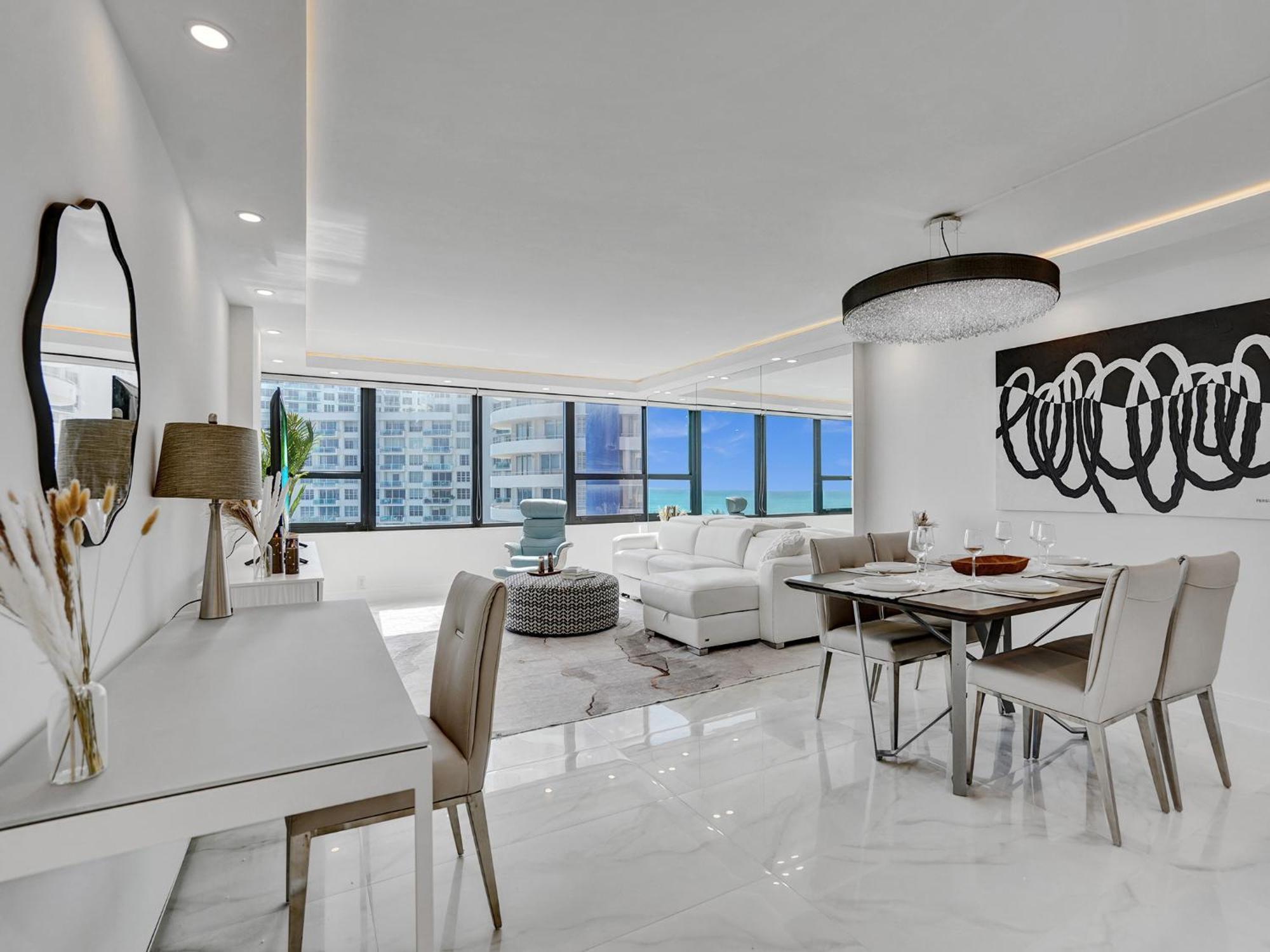 Luxury Oceanfront Magnificent Views 701 Apartment *