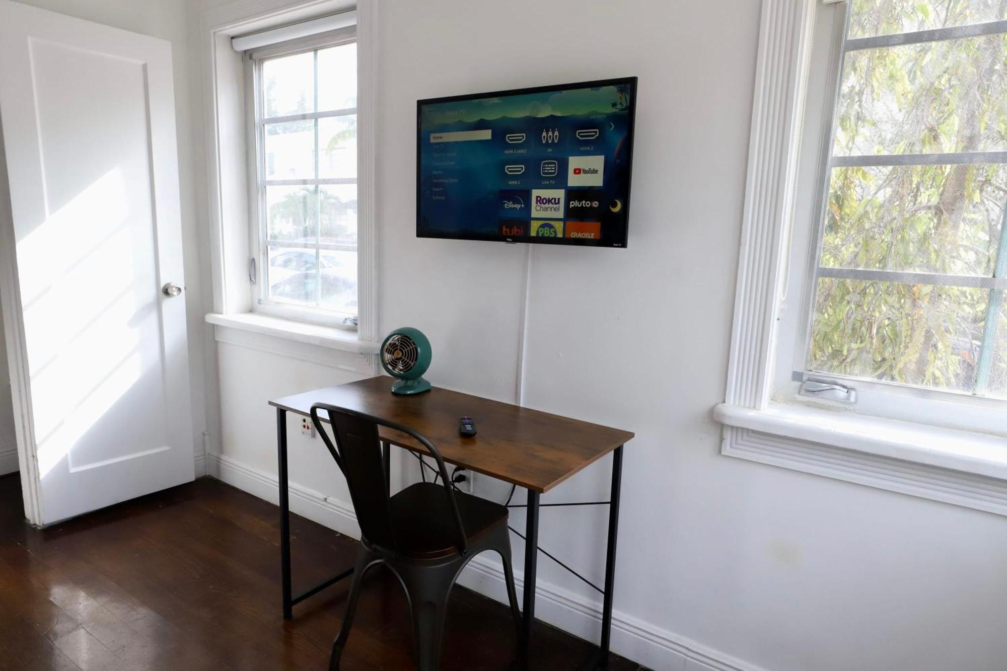 Apartment South Free Parking Family & Pet Friendly Walk To & Bay
