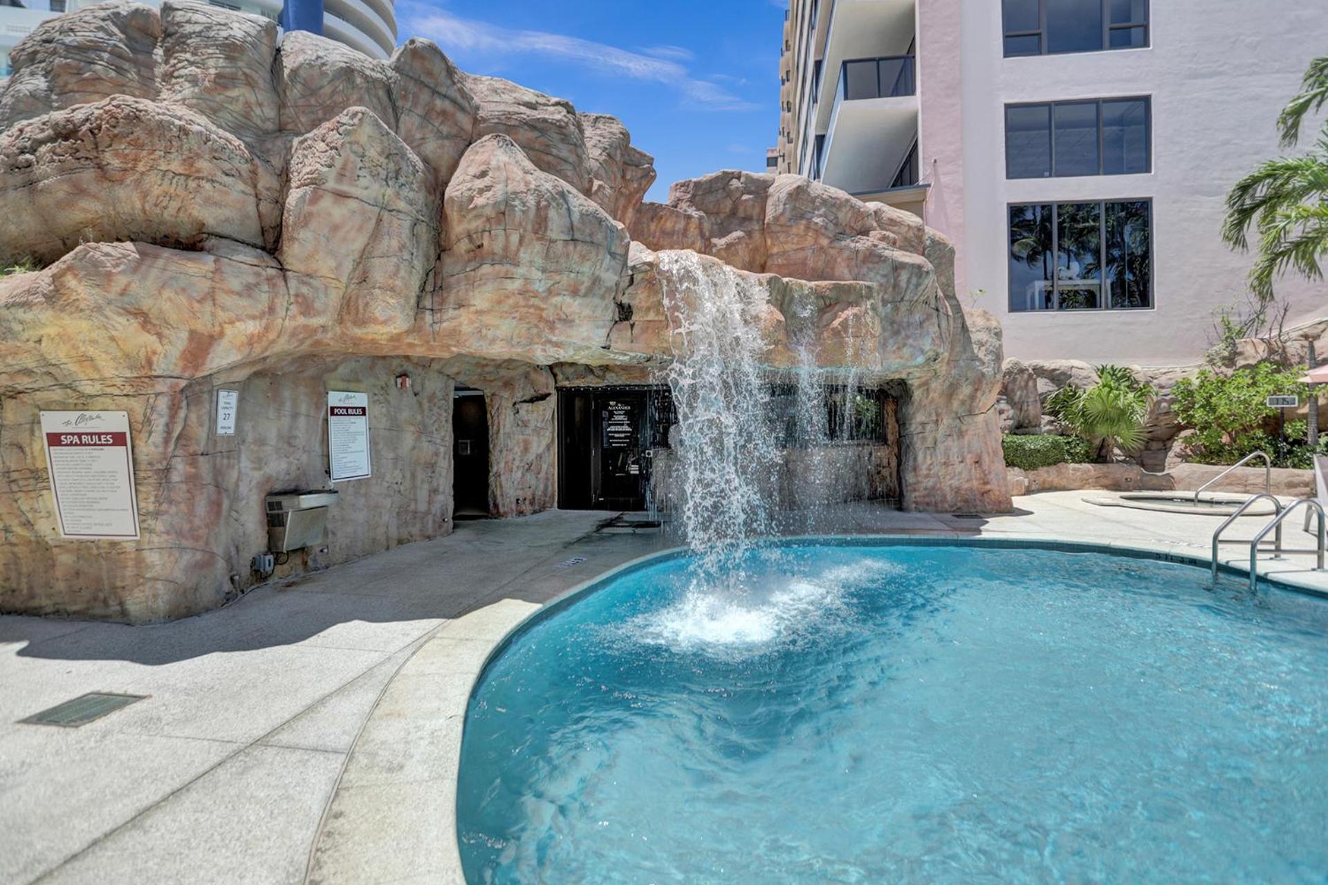 Luxury Oceanfront Magnificent Views 701