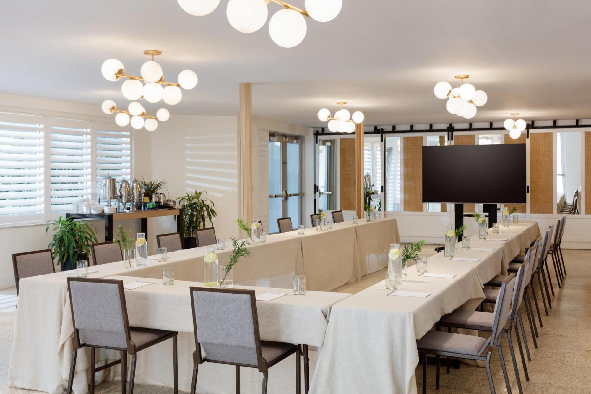 Kimpton Surfcomber By Ihg Miami Beach