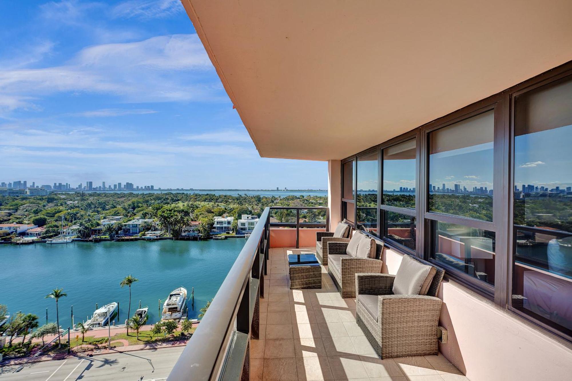 Luxury Ocean View With Service 1521