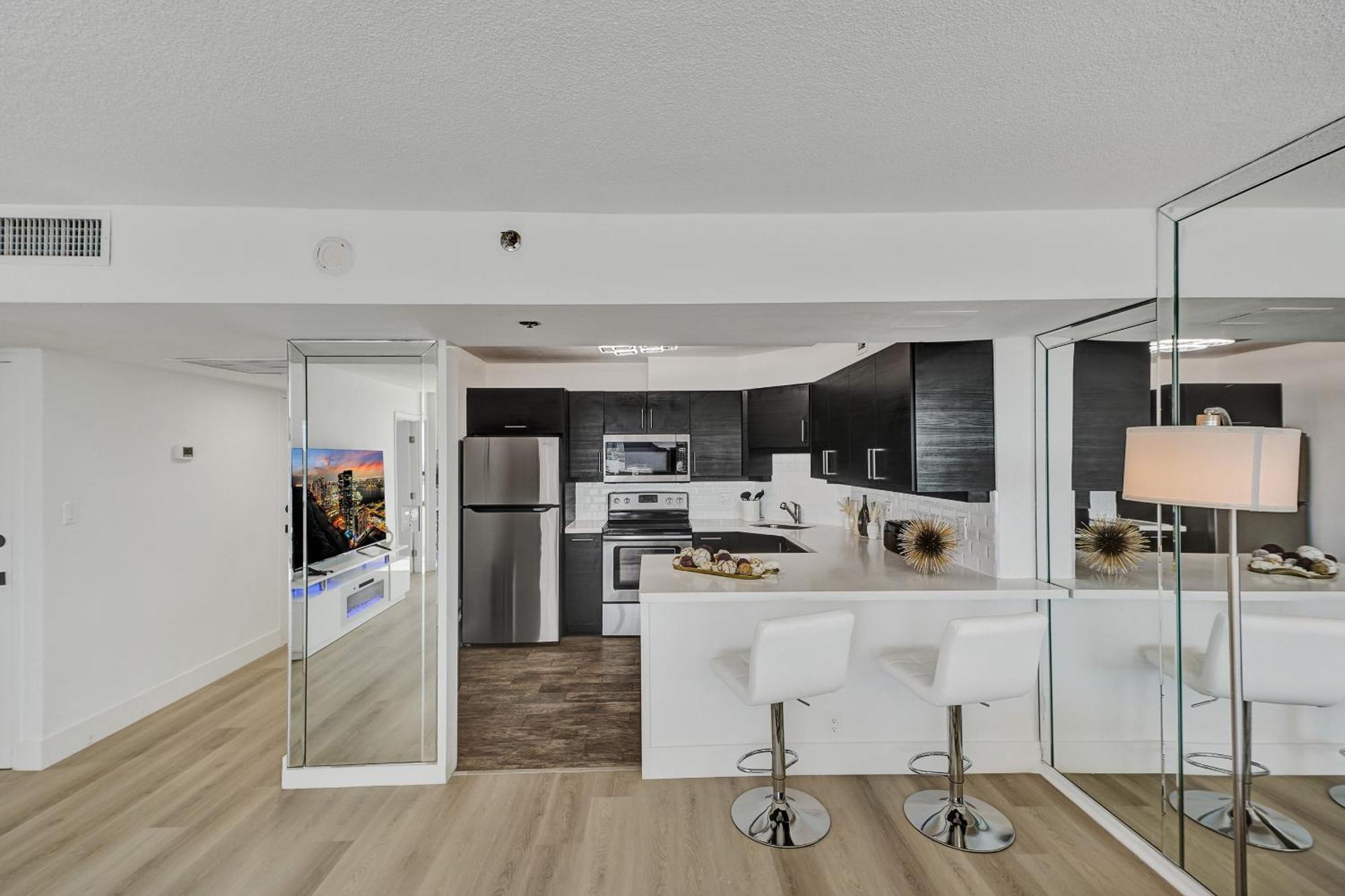 Luxury Ocean View With Service 1521 * Miami Beach