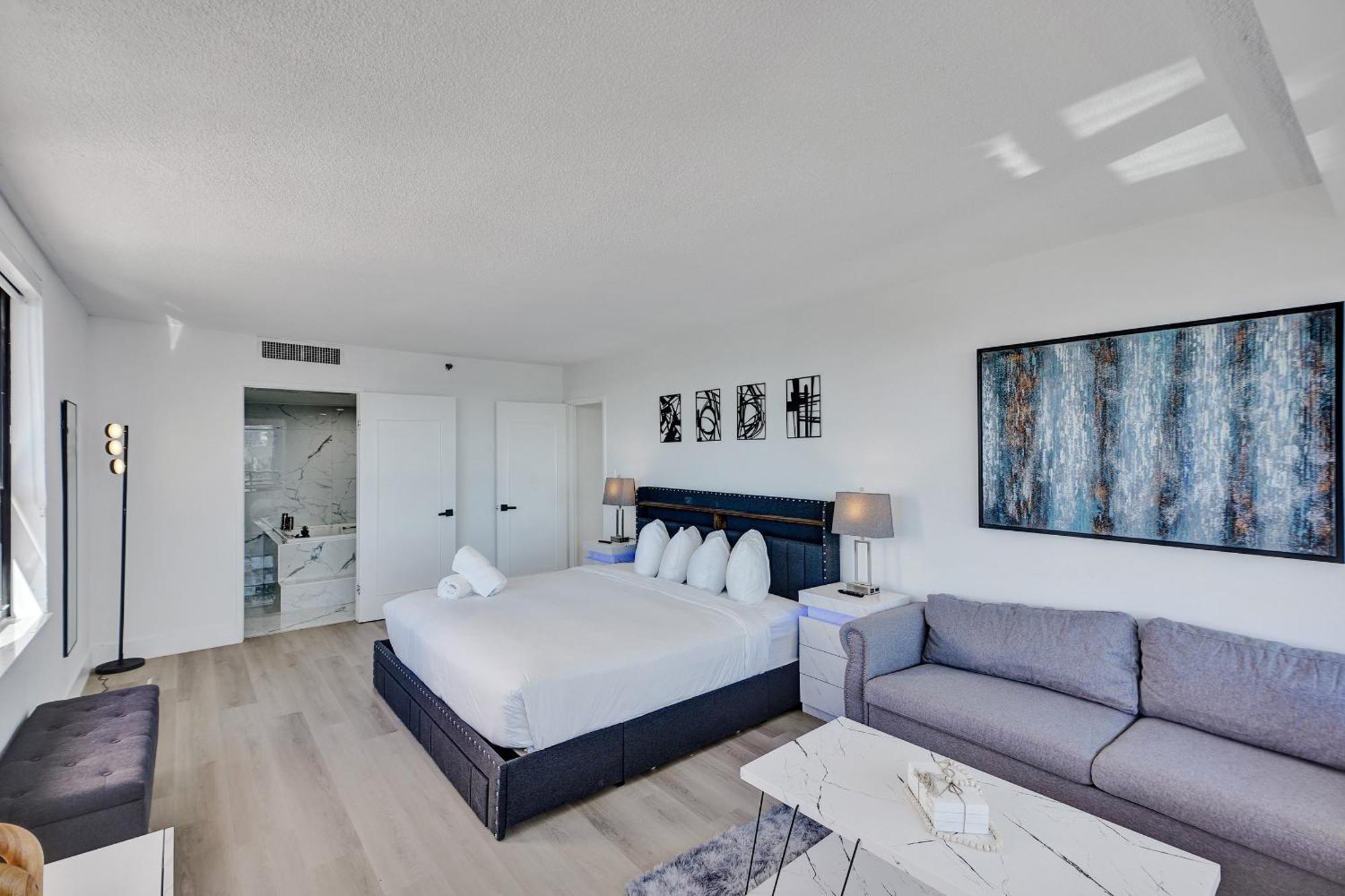 Luxury Ocean View With Service 1521 *