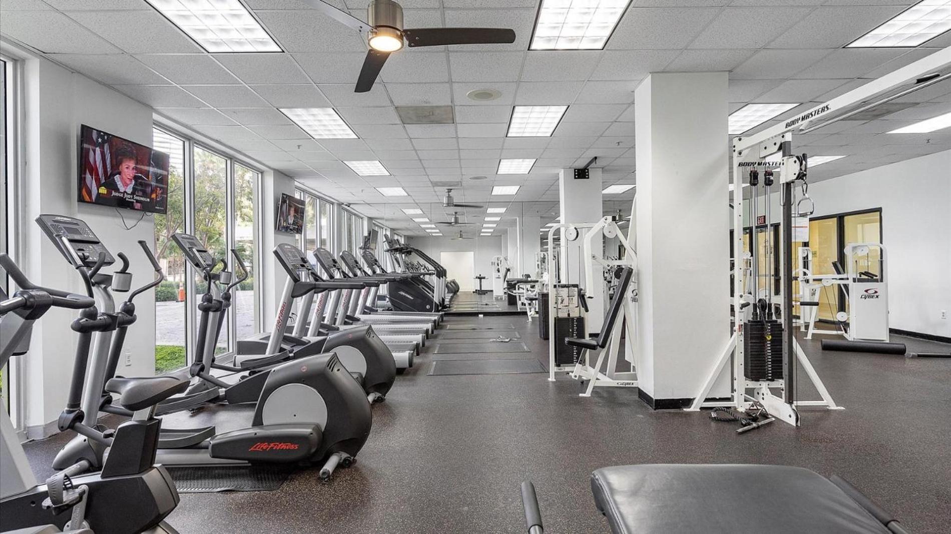 Ocean Reserve Luxury Across From Sunny Isles Apartment *