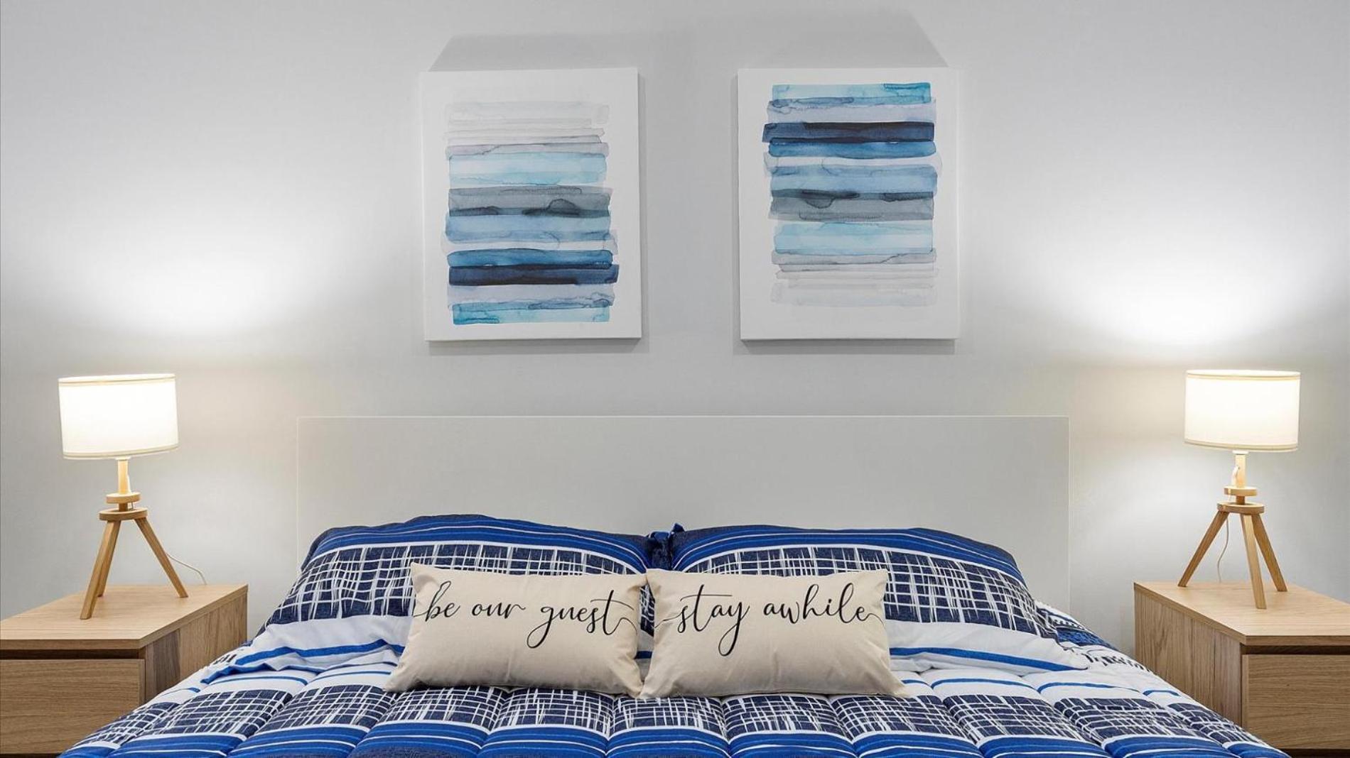 Ocean Reserve Luxury Across From Sunny Isles *