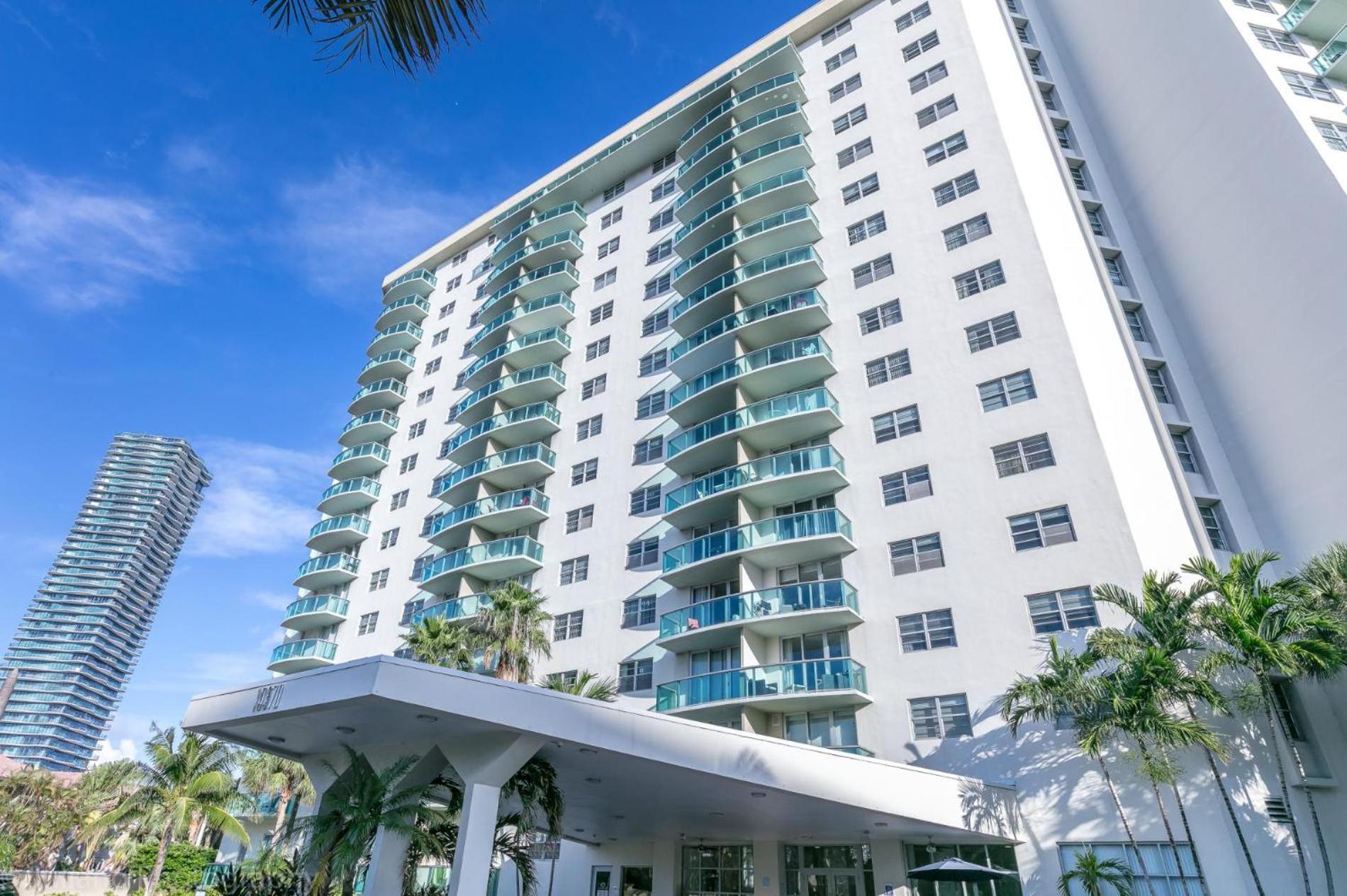 Ocean Reserve Luxury Across From Sunny Isles Apartment *