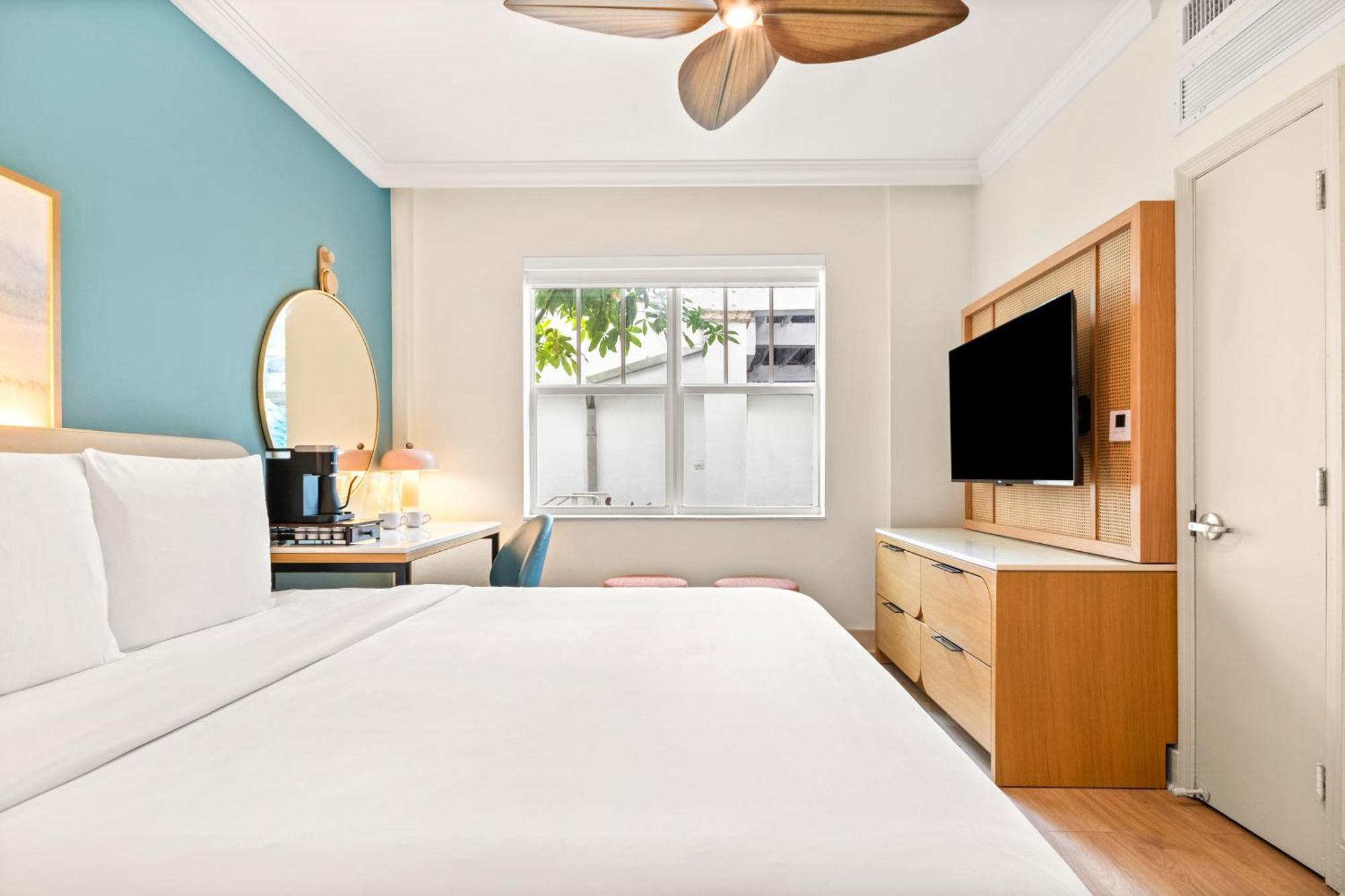 Hotel Aloha Fridays Miami Beach