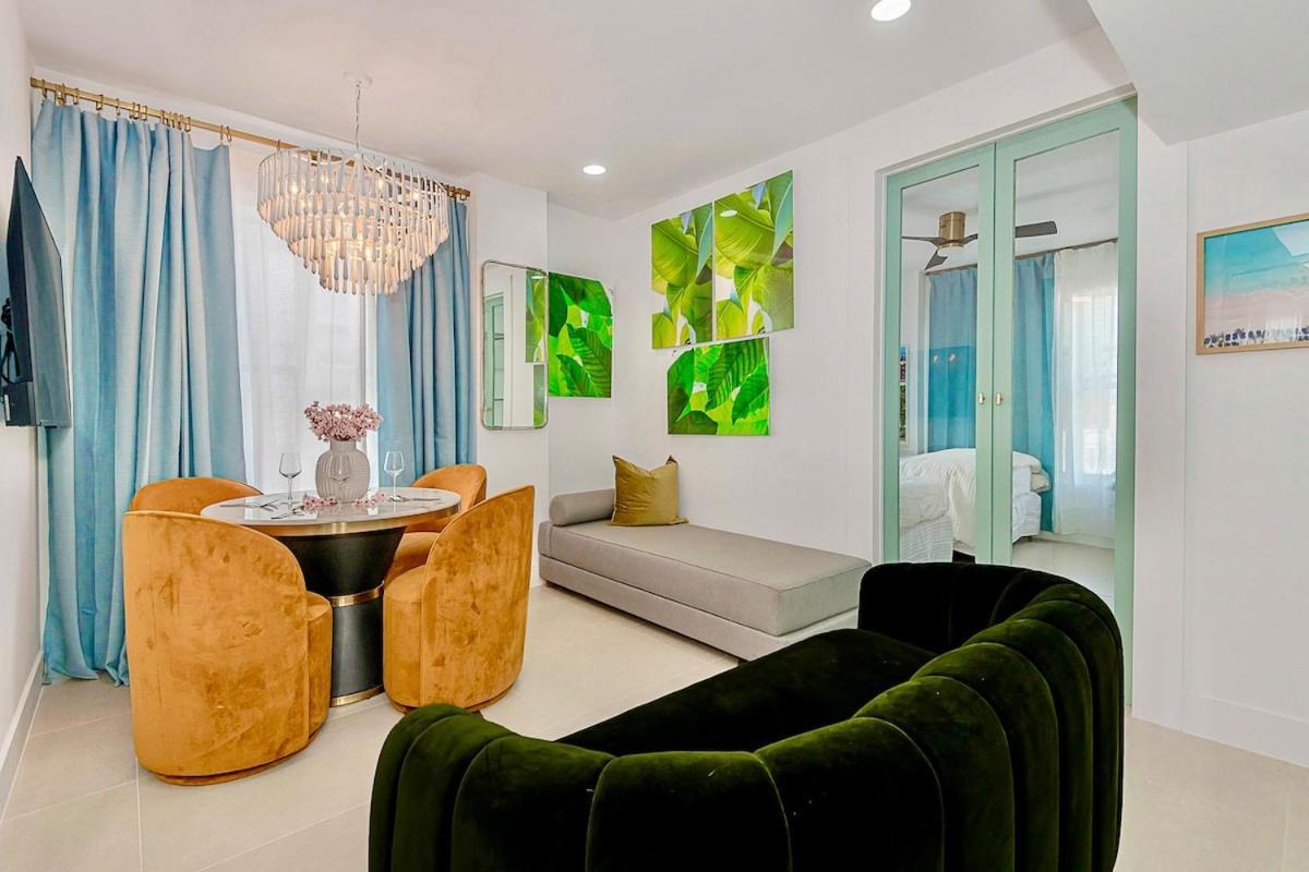 2-min To Beach, Upscale Enclave *