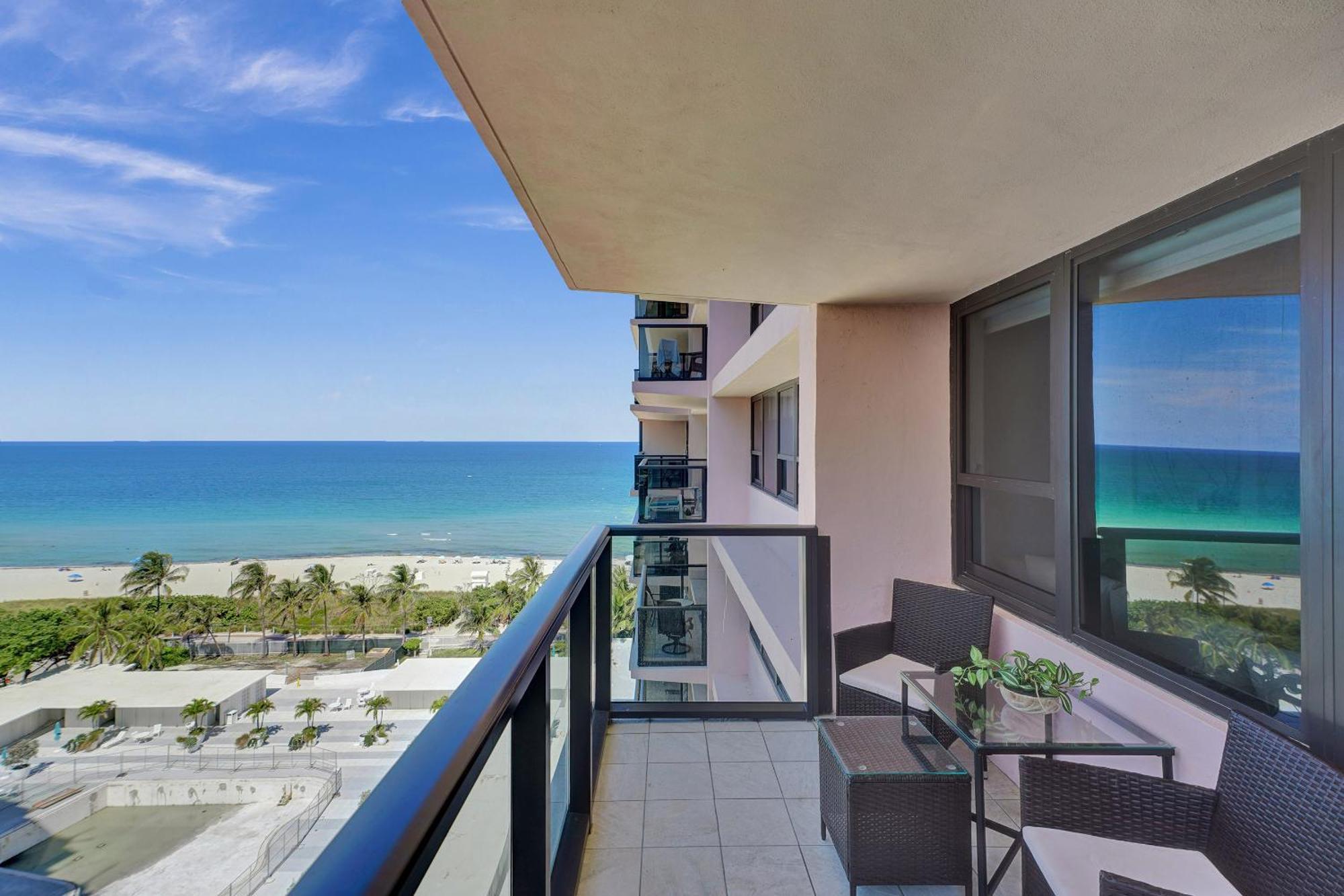 Classic Amenities Steps From The With Gym And Pool 1208 Apartment Miami Beach