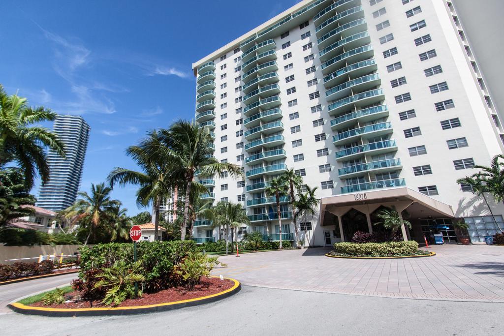 Ocean Reserve Luxury Across From Sunny Isles Miami Beach