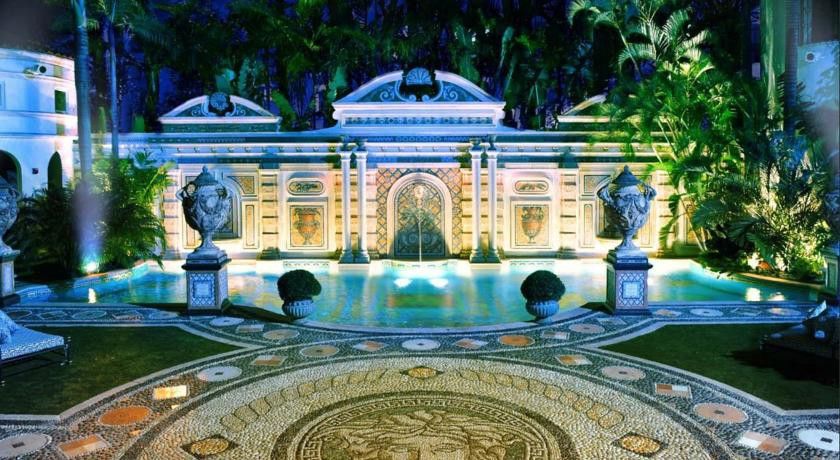 The Casa Casuarina