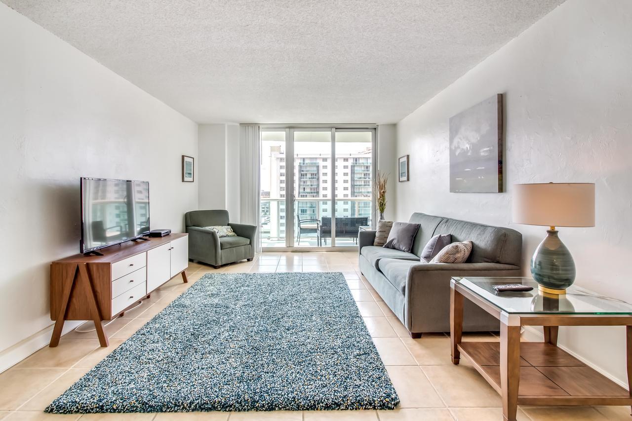 Ocean Reserve Luxury Across From Sunny Isles * Miami Beach