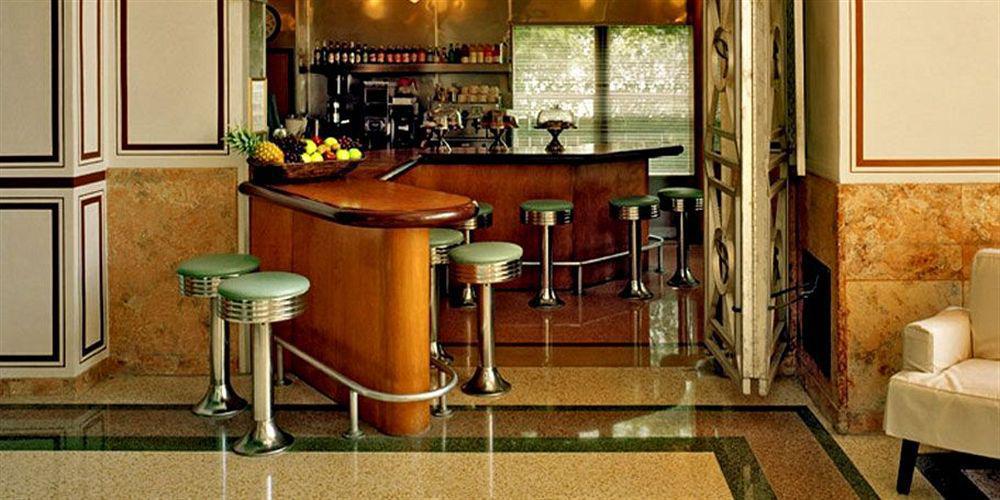 The Raleigh Hotel Miami Beach